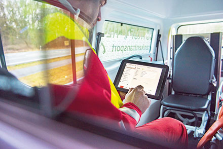 Landkreis Ludwigslust-Parchim stattet Rettungsfahrzeuge mit iPads aus.