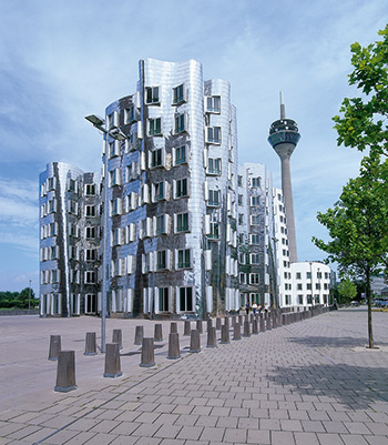 Studie der Hochschule Fresenius zeigt: Düsseldorfs Bürger interessieren sich in zunehmendem Maße für das E-Government-Angebot der Stadt.