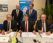 Unterzeichnung des Zuwendungsvertrags für den Breitband-Ausbau in drei Regionen des Landkreises Ludwigslust-Parchim.