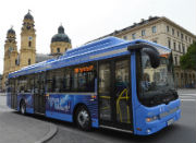 Der erste Elektrobus der Münchner Verkehrsgesellschaft (MVG) ist im Linienbetrieb gestartet.