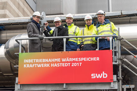 Rund vier Millionen Euro hat der Bremer Versorger swb in den Bau eines Wärmespeichers im Heizkraftwerk Hastedt investiert.