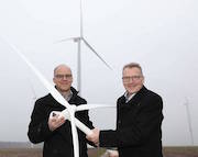 Drei neue Windräder hat NEW Re in der Nähe der Stadt Linnich in Betrieb genommen.