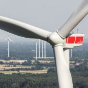 Windpark: In einem Leitfaden stellt der Bundesverband Windenergie alternative Erlösquellen ohne EEG vor.