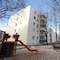 Mit neuer Technik werden 70 Wohnungen in der sanierten Wohnanlage in Augsburg hocheffizient und umweltfreundlich mit Strom und Wärme versorgt.