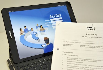Im Kreis Soest werden die Sitzungsunterlagen jetzt nur noch in digitaler Form zur Verfügung gestellt.