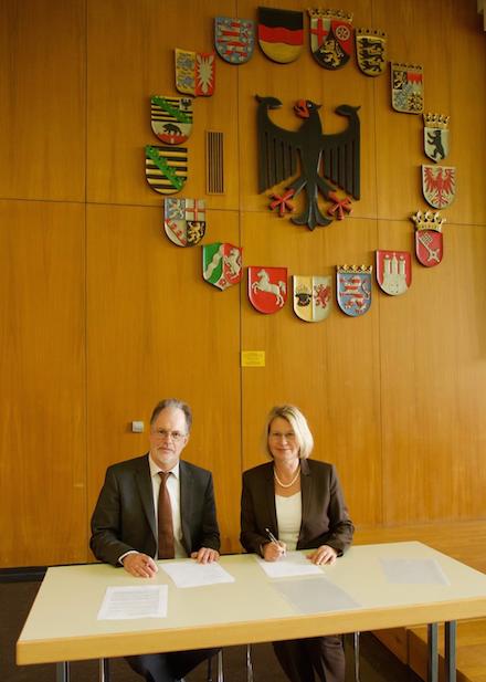 Unterzeichnung der Kooperationsvereinbarung zwischen der Universität Speyer und der Metropolregion Rhein-Neckar.