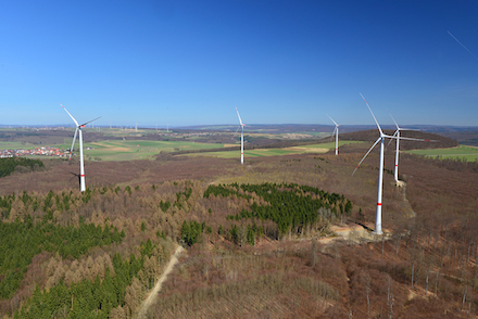 Windpark bei Trendelburg produziert grüne Energie in anspruchsvoller Lage. 