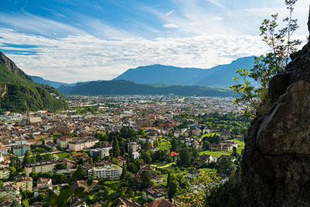 Südtirol will Verwaltungsverfahren via Blockchain abwickeln.