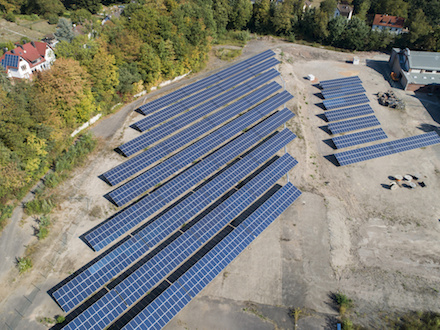 Beim Bau der Photovoltaikanlage in Saarbrücken-Jägersfreude hat das Unternehmen montanSOLAR nach eigenen Angaben viel Wert auf Transparenz und Kommunikation gelegt.