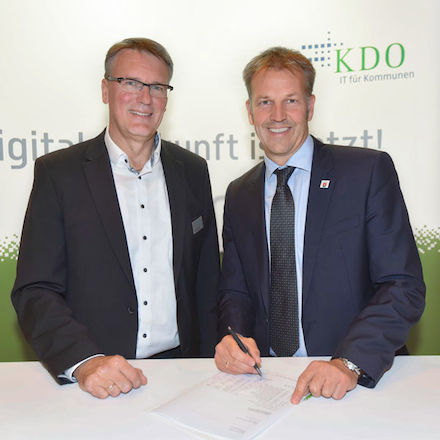 Die Gemeinde Beverstedt besiegelt ihre Zusammenarbeit mit der Kommunalen Datenverarbeitung Oldenburg (KDO).