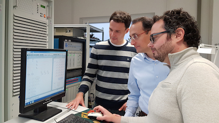 Projekt KielFlex: Im Labor der Technischen Fakultät an der CAU wird das gesamte Stromnetz Kiels simuliert.