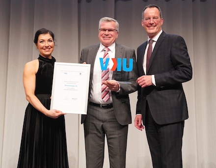Der 1. Platz des VKU-Innovationspreises in der Kategorie „Kommunale Energiewirtschaft“ geht an die RheinEnergie.