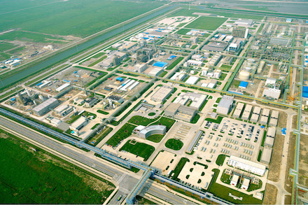 Im Covestro-Industriepark Brunsbüttel soll die weltweit erste industrielle Power-to-Gas-Großanlage zur Herstellung synthetischer Gase gebaut werden.