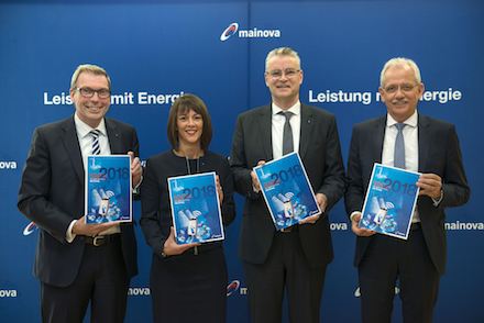Die Mainova-Vorstände Lothar Herbst, Diana Rauhut, Dr. Constantin H. Alsheimer  und Norbert Breidenbach präsentieren den aktuellen Geschäftsbericht 2018 (v.l.).