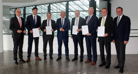 Die fünf Landkreise Karlsruhe, Biberach, Böblingen, Konstanz und Tuttlingen haben einen Konsortialvertrag unterzeichnet.