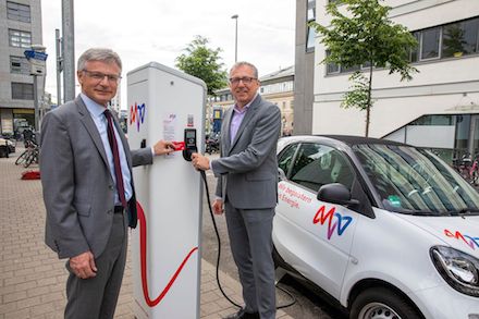 In Mannheim wurden die ersten 25 Ladepunkte für E-Fahrzeuge eingeweiht. 