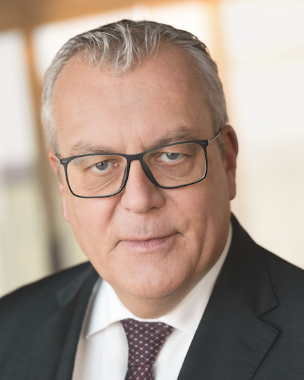 RheinEnergie-Vorstandsvorsitzender Dieter Steinkamp sucht Chancen und Möglichkeiten der neuen Energiewelt.