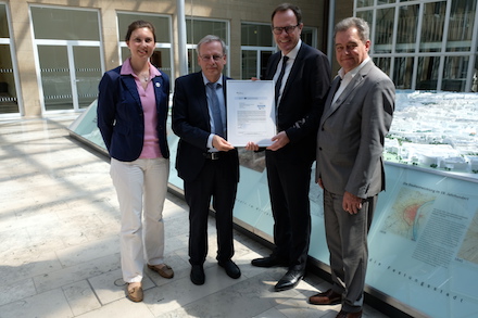 IT-Amt der Stadt Köln erhält BSI-Zertifikat auf Basis von IT-Grundschutz.