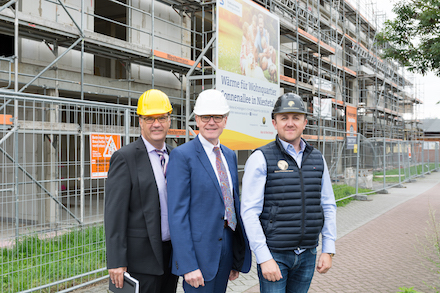 Fünf der insgesamt sechs Baukörper des Quartiers in Niestetal stehen, der letzte befindet sich kurz vor Fertigstellung.