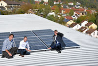 Seit einem Monat versorgt die Photovoltaikanlage auf dem Dach des Dietrich-Bonhoeffer-Gymnasium (DBG) die Schule mit Solarstrom. 