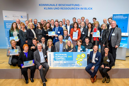 Die mit 25.000 Euro dotierten Auszeichnungen zur klimaaktiven Kommune gingen an insgesamt zehn Städte, Gemeinden und Landkreise.