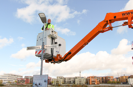Die Stadtwerke Konstanz haben im Rahmen eines Pilotprojekts kommunizierende LED-Leuchten am Weber- und Winterersteig entlang des Seerheins installiert.