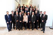 Ministerpräsidentin Malu Dreyer (vorne, Mitte) präsentierte bei der dritten Sitzung des Netzbündnisses für Rheinland-Pfalz die neue Gigabit-Strategie. 
