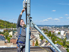 Für den Test hat die evm-Gruppe zwei Antennen, so genannte Gateways, auf ihren beiden Hauptgebäuden in Koblenz installiert. 