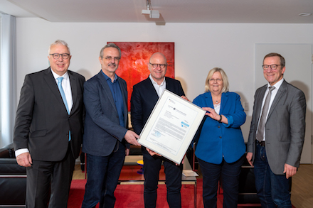 IT-Dienstleister der Stadt Münster, citeq, wird vom Bundesamt für Sicherheit in der Informationstechnik (BSI) erstmals für seinen IT-Grundschutz zertifiziert.
