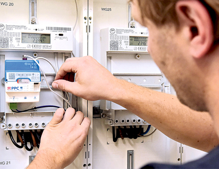 Verbraucher werden nach und nach mit intelligenten Messgeräten für die Strombezüge ausgestattet. 