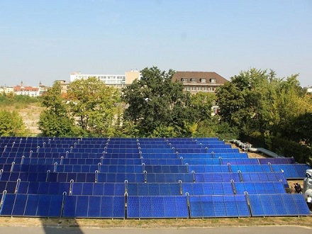 Solarthermie kann auch als Quelle für ein Wärmenetz dienen, wie hier in Berlin.