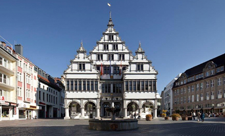 Paderborn: 580 Aktenmeter gehören zur Abteilung Steuern.