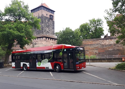 20 Busse können zukünftig zeitgleich in einem Bus-Depot in Nürnberg geladen werden.