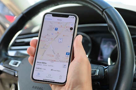 Die App MeinJena unterstützt jetzt auch bei der Parkplatzsuche.