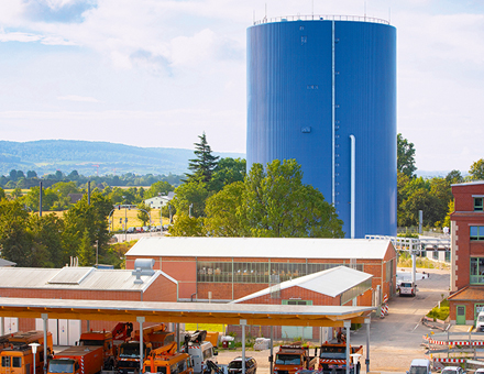 Energiespeicher und Power-to-Heat-Anlagen verwandeln Wind- und Sonnenstrom in Wärme.