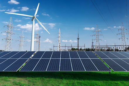 Der Bundesverband Erneuerbare Energie fordert höhere Ausbauziele für Wind- und Solarenergie.
