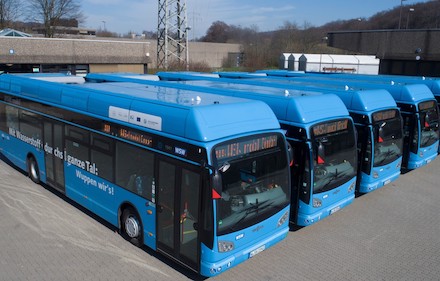Wasserstoff-Busse der Wuppertaler Stadtwerke: Der Kraftstoff kommt aus dem Müllheizkraftwerk.