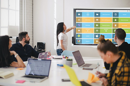 Ab dem neuen Schuljahr wird an allen weiterführenden Schulen in Leverkusen die bestehende Lernplattform um MNSpro Cloud ergänzt.