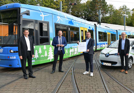 Die Kasseler Verkehrs-Gesellschaft hat eine Förderzusage des Bundesumweltministeriums über rund acht Millionen Euro für den Kauf von zwölf Elektrobussen erhalten.