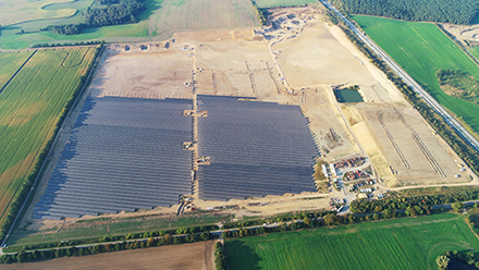 Derzeit im Bau: Der Solarpark Zietlitz in Mecklenburg-Vorpommern.