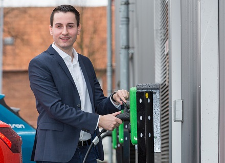 Benjamin Hintz, Produktverantwortlicher Elektromobilität der WEMAG, wird den Aufbau einer öffentlichen Lade-Infrastruktur in Schwerin mitbetreuen.