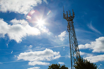Ein Jahr nach dem Mobilfunk-Gipfel in Schleswig-Holstein haben die Netzbetreiber zwischen 12 und 49 Prozent der weißen LTE-Flecken in ihrem jeweiligen Netz geschlossen.