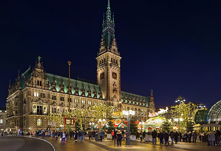 Bürger in Hamburg können Anträge zur Wasserrechtlichen Erlaubnis ab sofort digital stellen.