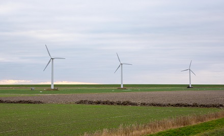 Diese Windräder sind nicht nur von Husum aus zu sehen, sondern können dort auch 600 Haushalte mit Strom beliefern.