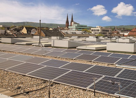 Photovoltaikanlangen tragen dazu bei, das Klima in Wiesbaden noch besser zu machen. Die GWI will dem zusammen mit ESWE Versorgung Rechnung tragen.