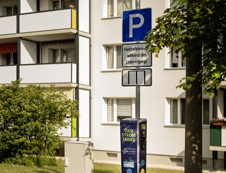 Mit Jenas Wohnungsgesellschaften errichten die Stadtwerke zunehmend persönliche Ladesäulen für die Mieter von Park- und Tiefgaragenstellplätzen.