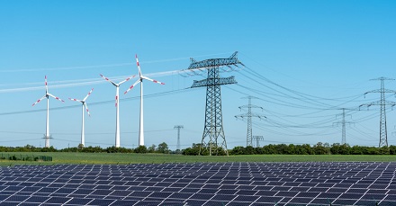 Das Gros des Zuwachses bei den Kapazitäten aus erneuerbarem Strom kamen aus Windkraft und Photovoltaik.