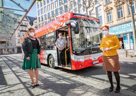 Vier Solobusse der Marke Ebusco 2.2 fahren künftig geräuschlos und emissionsfrei durch die Stadt Bonn. 