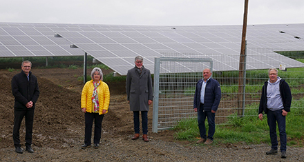 Präsentation der neuen Photovoltaik-Freiflächenanlage in der Gemeinde Seinsheim.