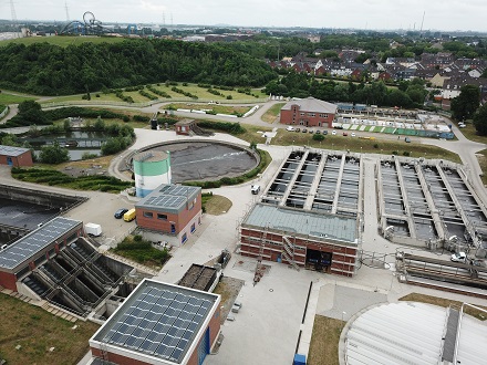 An der Kläranlage der Wirtschaftsbetriebe Duisburg im Stadtteil Huckingen werden die Stadtwerke Duisburg einen Teil einer innovativen KWK-Anlage errichten.